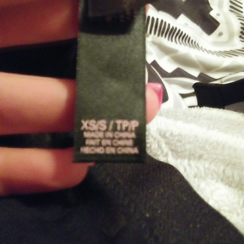 Victoria's Secret - Picture 5 of 5